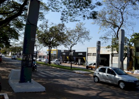 Com lombadas desligadas, motoristas aceleram em pontos de risco nas ruas de Dourados