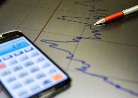 Governo aumenta previsão de crescimento da economia para 0,85%