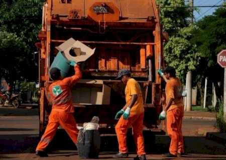 Funcionários da coleta de lixo fazem paralisação em Dourados