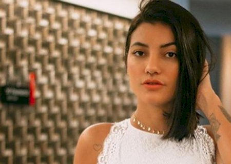 De biquíni, Gabi Prado sensualiza na web e recebe elogios: ''Gata''