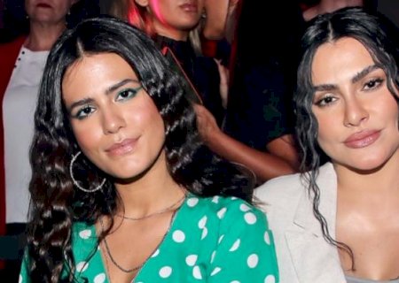 Ao lado do namorado, Antônia Morais rouba a cena em evento com a irmã Cleo