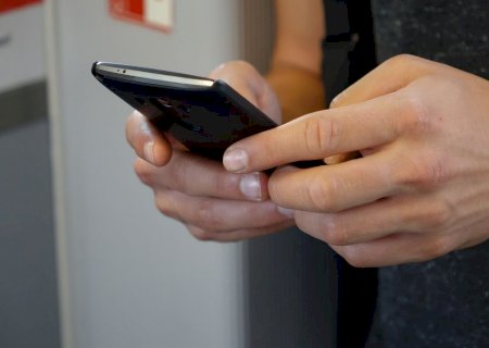 Mulher perde R$ 700 após cair em golpe em Dourados