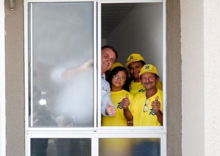 Bolsonaro entrega 4,1 mil moradias populares na Paraíba
