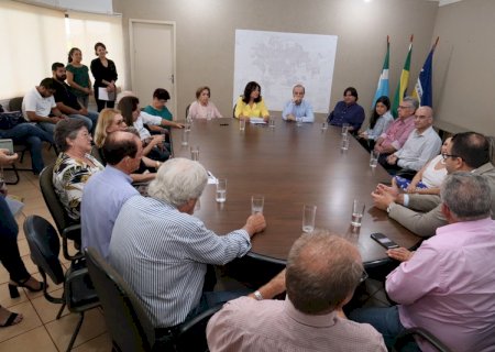 Henrique Prata vem a Dourados assinar contrato para Hospital do Amor