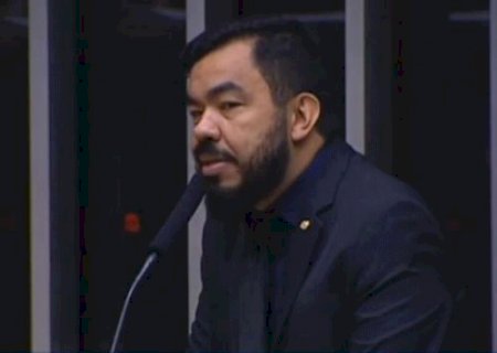 Deputado muda versão sobre suposto atentado e diz que foram nove tiros de submetralhadora e em seu face diz que; 'Líderes do crime organizado pagam campanhas eleitorais'