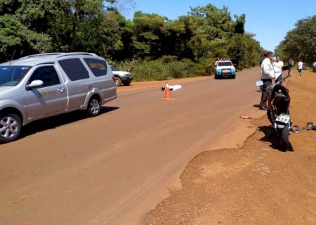 Mulher morre em acidente entre moto e caminhonete em Dourados