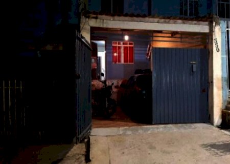 Jovem que ameaçava ex-companheira de morte invade casa, mas é recebido a tiros por ela