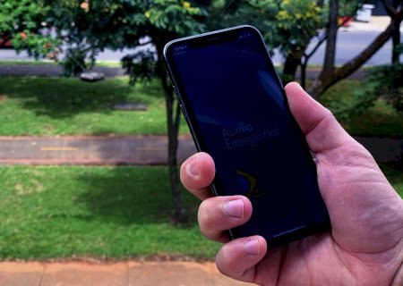 Auxílio emergencial pode ficar para abril, diz Guedes