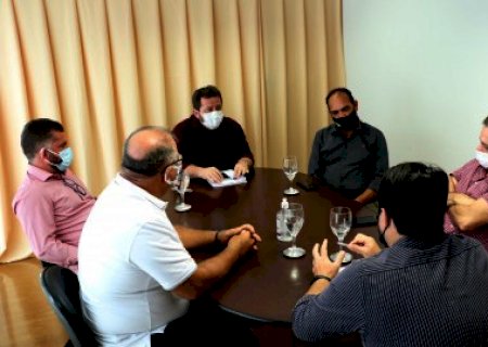 Câmara recebe Vander Loubet e solicita recursos da bancada federal para asfaltar os bairros de Dourados