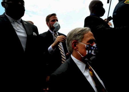 Governador do Texas derruba obrigatoriedade de máscara e ordena abertura de 100% do estado