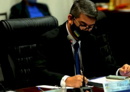 Fabio Luis propõe projeto de lei que reduz salário de vereadores, prefeito e secretários em caso de 'lockdown'
