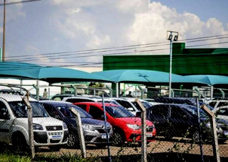 Preço da gasolina e menos corridas fazem motoristas de aplicativo devolverem carros para locadoras