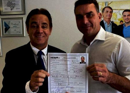 Em filiação ao Patriota, Flavio indica que Bolsonaro também deve ir para o partido