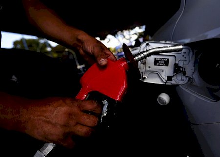 Preços da gasolina, diesel e gás aumentam hoje nas refinarias