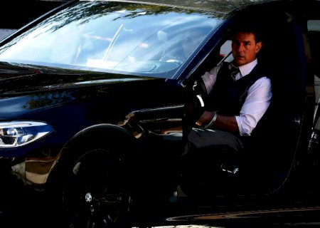Tom Cruise tem carro roubado no Reino Unido durante gravações de ‘Missão Impossível 7’