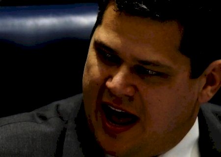 O 'comediante': Alcolumbre irrita os componentes da CPI da Pandemia