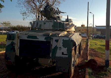 Membros de facções criminosas fazem motim na penitenciária da fronteira