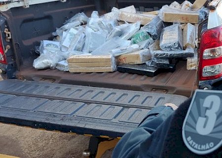 Polícia apreende maconha e skunk despachados em transportadora
