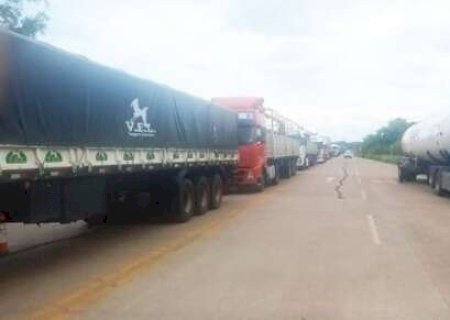 Novo protesto na Bolívia afeta passagem de caminhões na fronteira com Corumbá