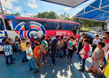 Atletas de escola de futebol do Chiriguelo passam por avaliação no Ambulatório Central da UCP