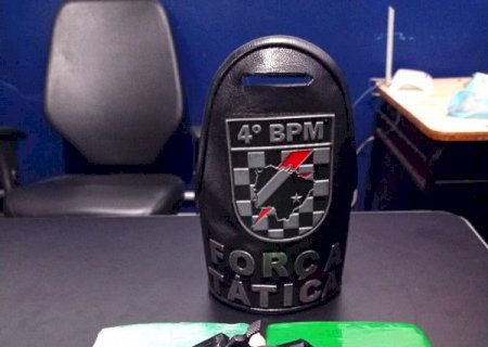 Polícia prende homem com cocaína e por porte ilegal de arma de fogo