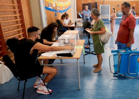 Espanhóis vão às urnas neste domingo em eleições polarizadas