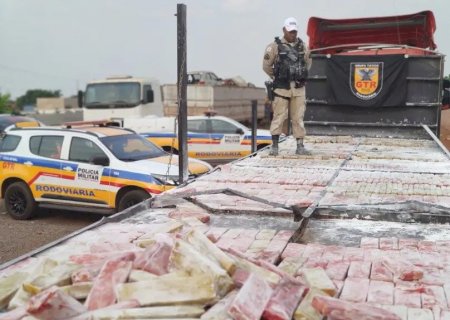 Caminhão paraguaio lotado de maconha é apreendido em MG