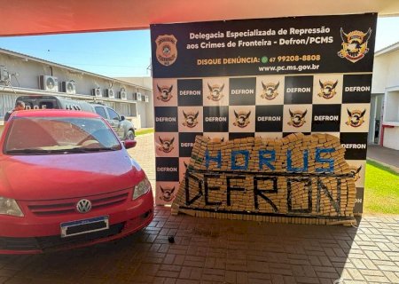 Defron apreende Gol com 604 quilos de maconha em Fátima do Sul