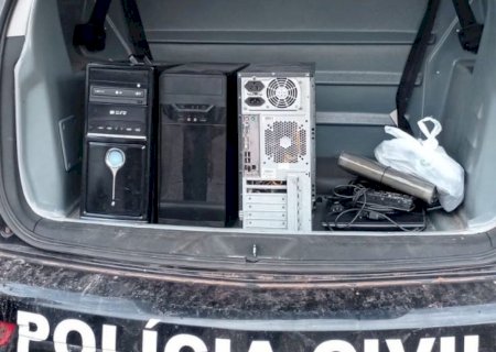 Homens se diziam oficiais da Marinha e aplicavam golpes com venda de placas solares