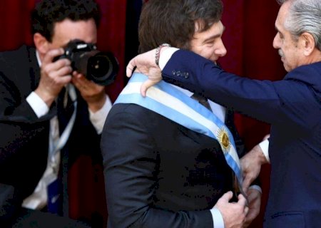 Javier Milei toma posse como novo presidente da Argentina