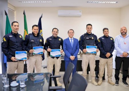 Coronel David homenageia PRF pela maior apreensão de maconha do ano em MS