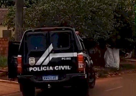 Mãe é presa por ajudar o filho a agredir ex-mulher