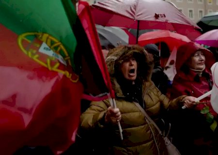 Direita vence socialistas em disputa acirrada em Portugal, e ultradireita mostra força