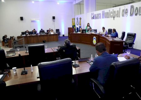 Câmara faz sessão extraordinária nesta sexta para apreciar projeto do executivo