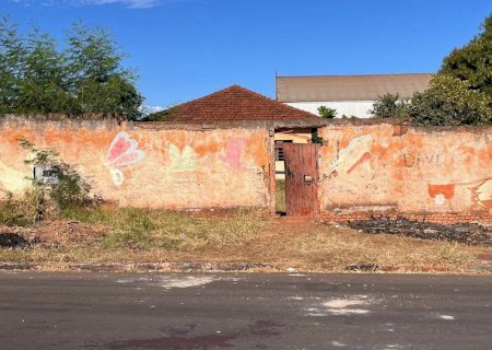Espancado em “ponto de droga', homem morre na delegacia e dupla é presa