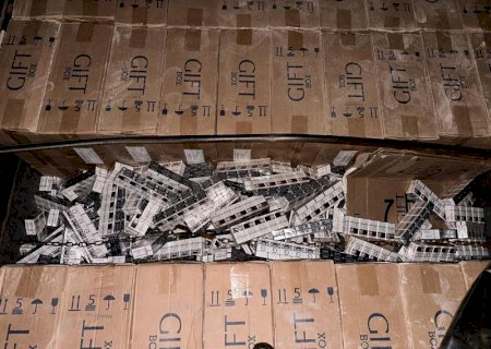 PF apreende carreta com 38 mil pacotes de cigarro contrabandeado em MS