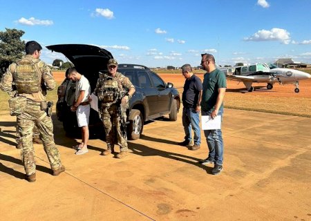 Ladrão de caminhonetes preso em Mato Grosso é trazido de avião para Dourados