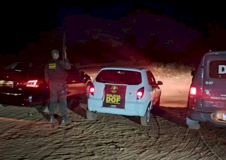 Dupla é presa na tentativa de entregar veículo furtado em Amambai