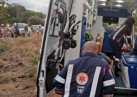 Ladrão de moto foge da polícia e leva tiro na perna