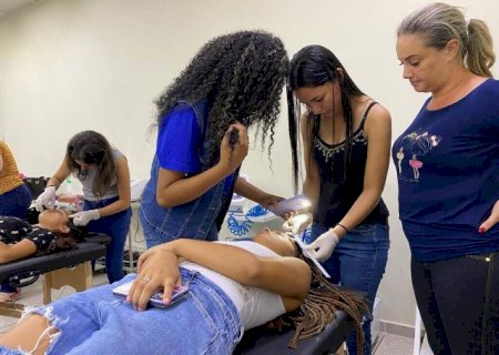 Cursos de design de sobrancelha, marketing e finan&ccedil;as abrem inscri&ccedil;&otilde;es