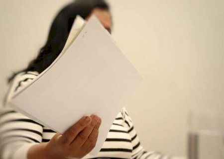 "Sangue diferente n&atilde;o anula 5 anos juntas", diz mulher que quer guarda de menina