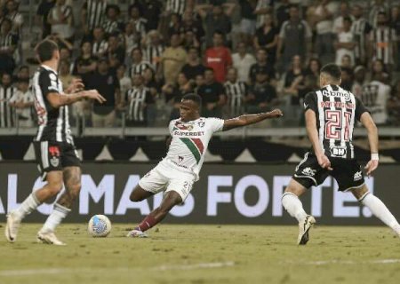 No Mineir&atilde;o, Fluminense vence Atl&eacute;tico Mineiro e sai da zona de rebaixamento