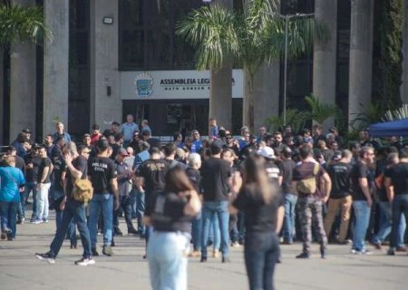 Com comiss&atilde;o formada, deputados re&uacute;nem-se com policiais civis no dia 10