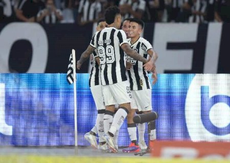 Botafogo vence mais uma e se isola na lideran&ccedil;a do Brasileir&atilde;o