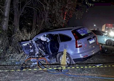 Tentativa de ultrapassagem termina com duas mortes na BR-376