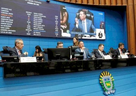 Deputados suspendem sess&otilde;es da pr&oacute;xima semana para pedir voto