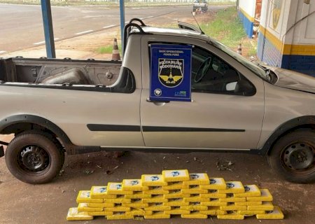 Polícia apreende 46 kg de cocaína em carroceria de veículo com placas de Dourados
