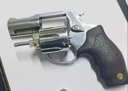 Homem tinha medo de ser deixado e por isso matou esposa a tiro, diz pol&iacute;cia