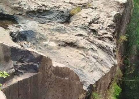 "Em gotas": cachoeira volta a secar em meio a estiagem e tempo seco