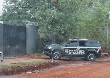 For&ccedil;a-tarefa cumpre mandados contra tr&aacute;fico de drogas e armas